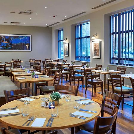 Doubletree By Hilton Swindon Hotel Extérieur photo