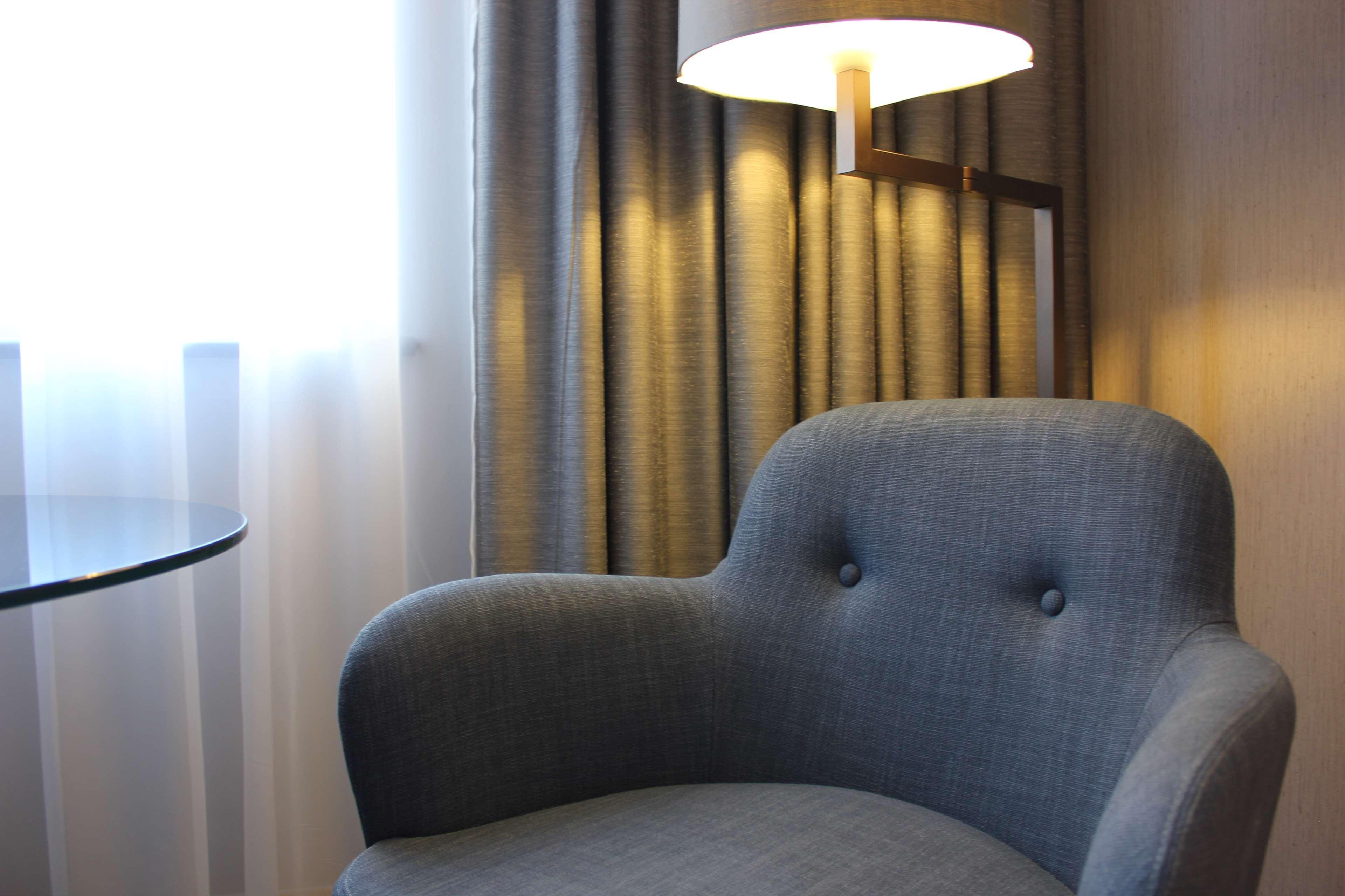 Doubletree By Hilton Swindon Hotel Extérieur photo