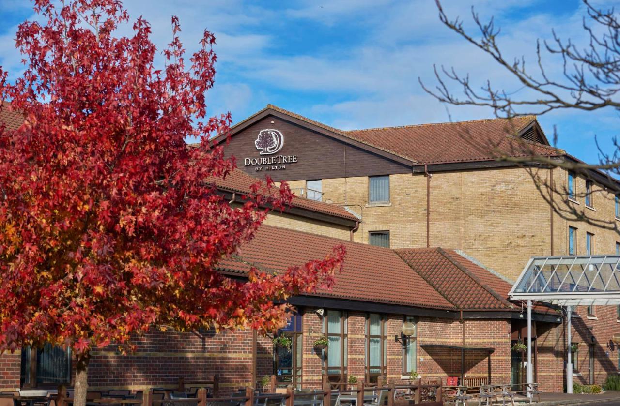Doubletree By Hilton Swindon Hotel Extérieur photo